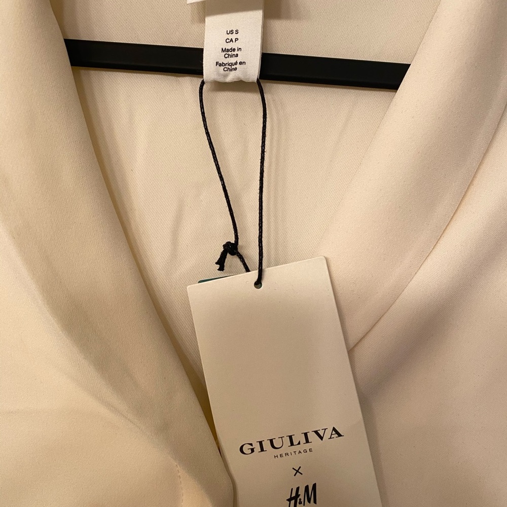 Brand-new never worn Guliva Heritage x H&M blouse